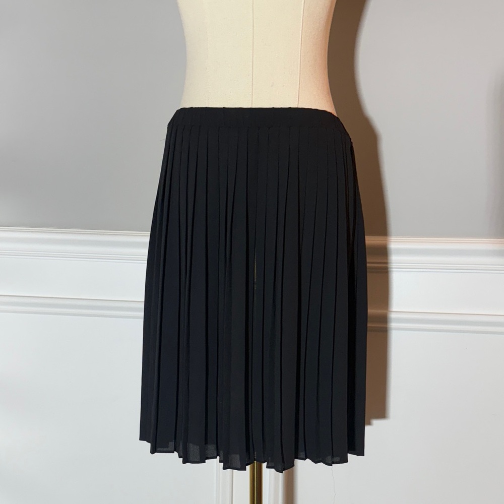 Max Studio Elegant Black Pleated A-Line Skirt